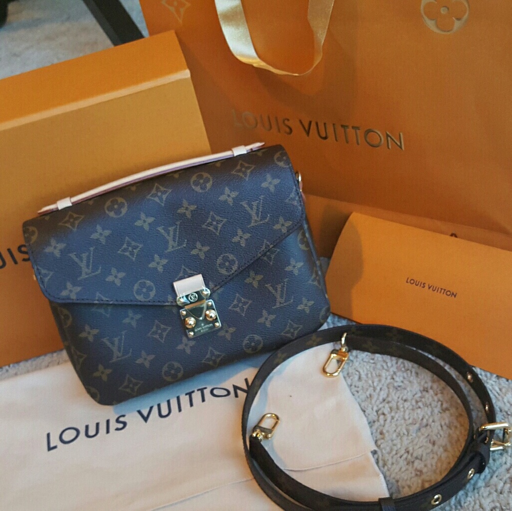 Brand new Authentic Louis vuitton pochette metis - Picture 1 of 6